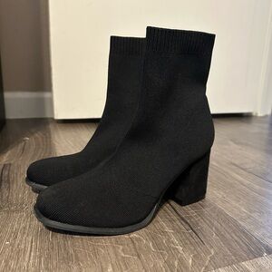 Elegant Black Ankle Boots